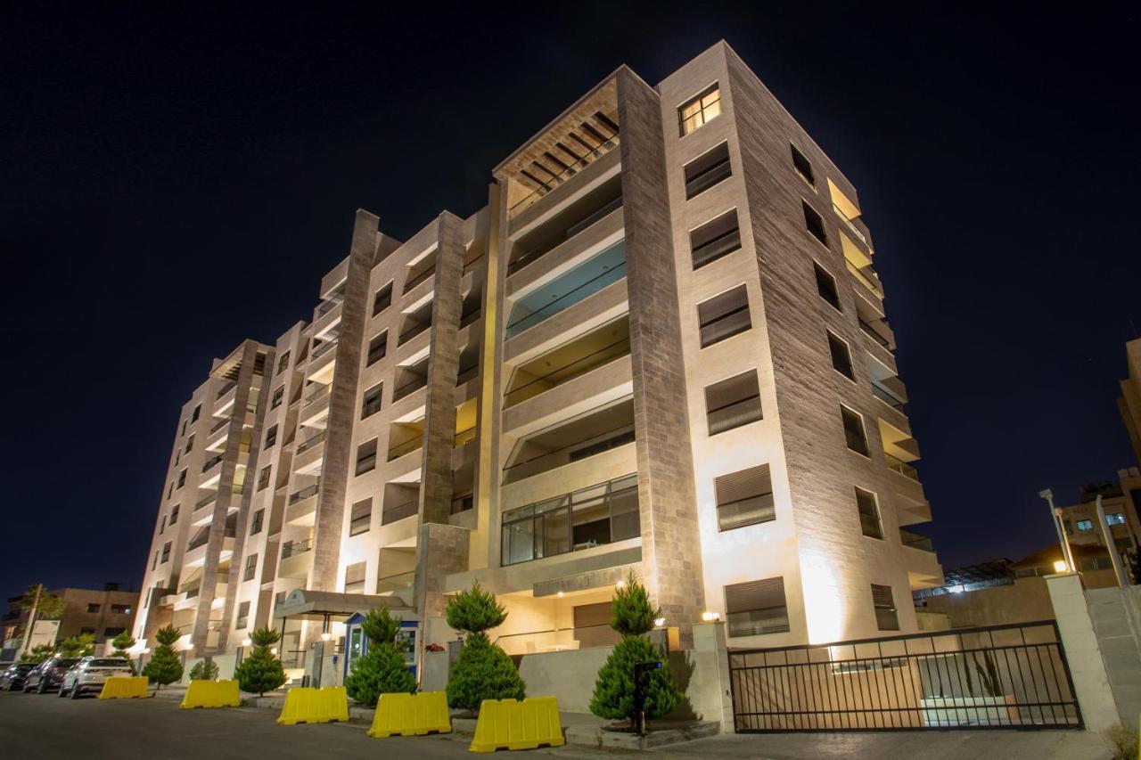 Triple A Hotel Suites Amã Exterior foto